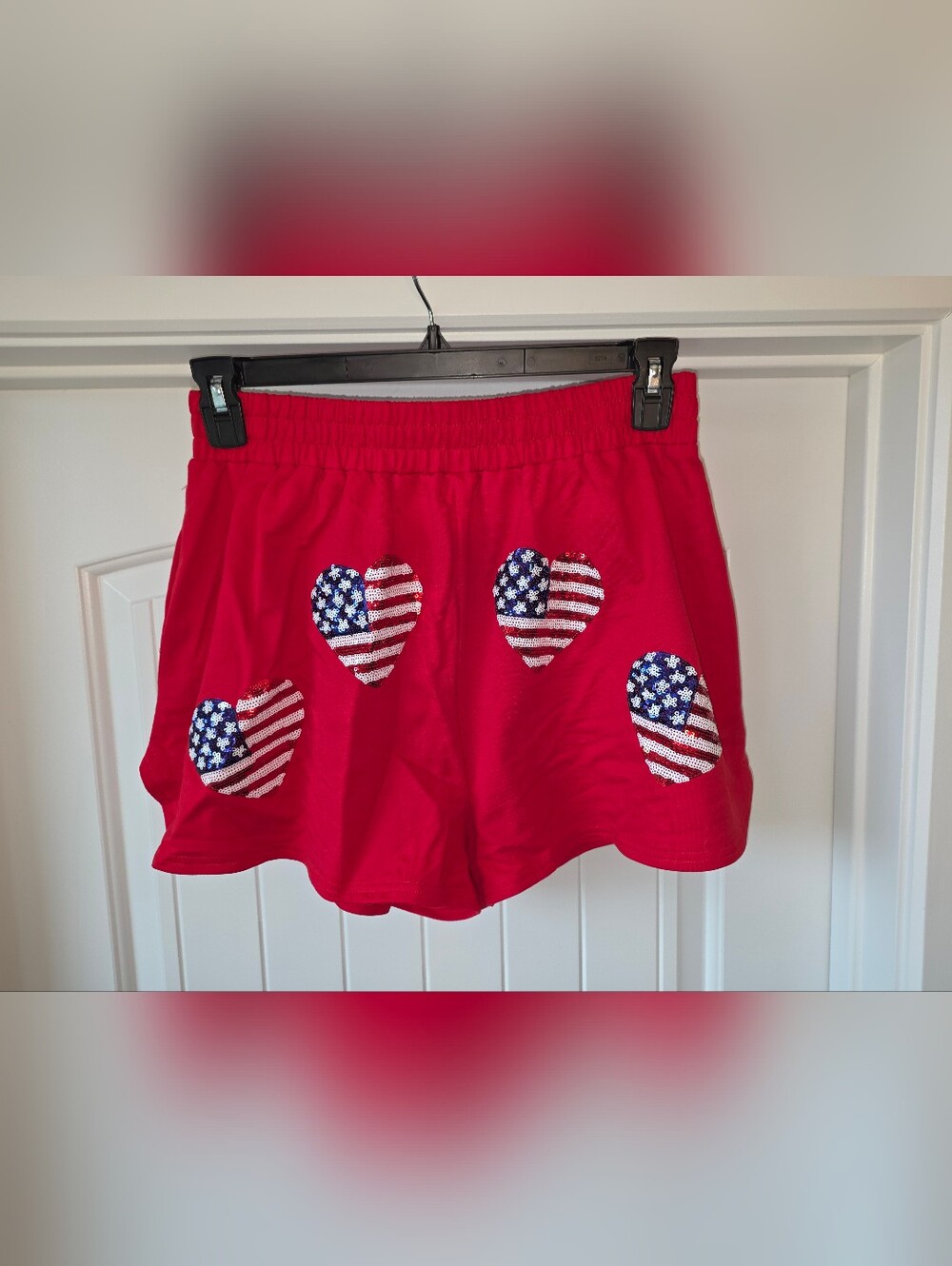 FANTASTIC FAWN Red Shorts with American Flag Sequin Hearts. Large NWT